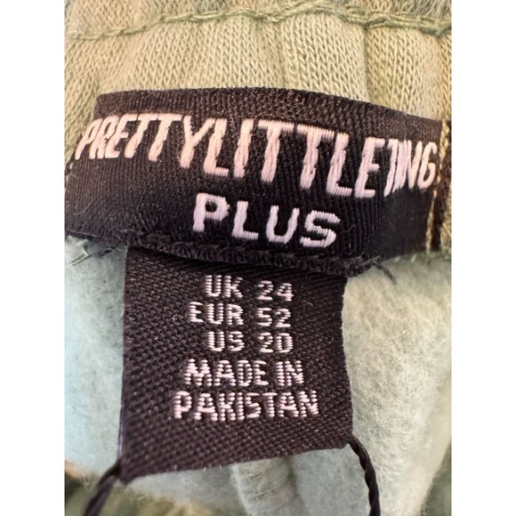 2/$30 NWT PrettyLittleThing Plus Size 20 Sage Green Pocket Sweat Shorts - Picture 3 of 14